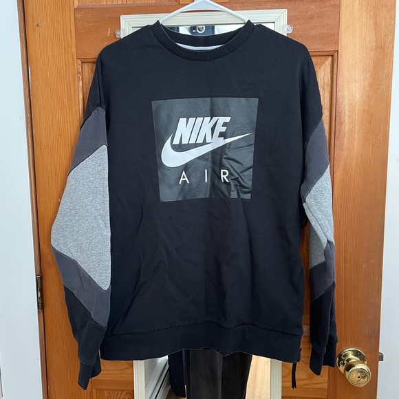 Nike Other - Nike air crew neck sweat shirt